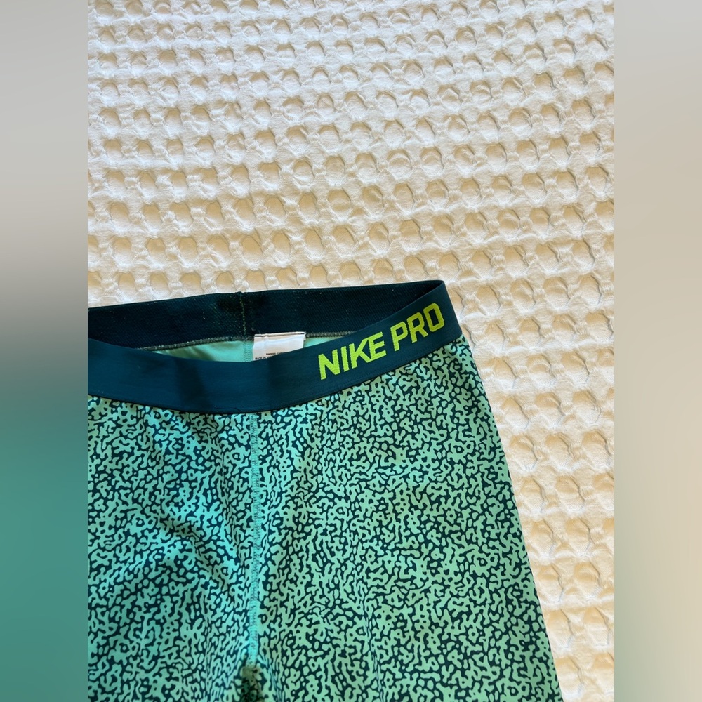 Nike Pro Blue Capri Leggings - Picture 3 of 8